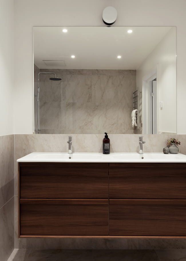 Kommod Haven H2 140 - Walnut Wood - Porslinshandfat